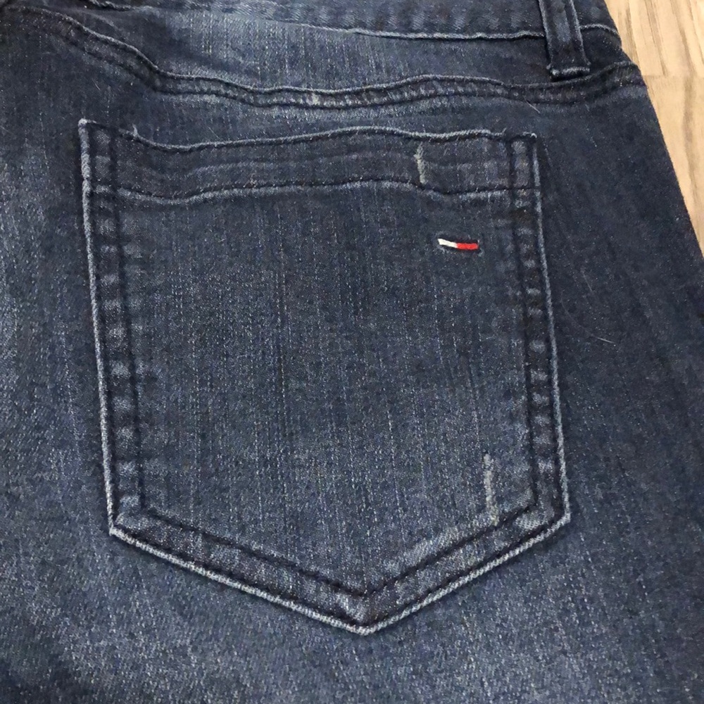 Tommy Hilfiger size 4 ankle jean. Distressed look. - Picture 8 of 8